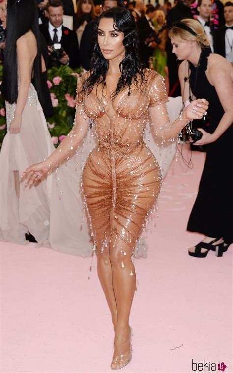 kim kardashian en la alfombra roja de la gala met 2019 gala met 2019 foto en bekia actualidad