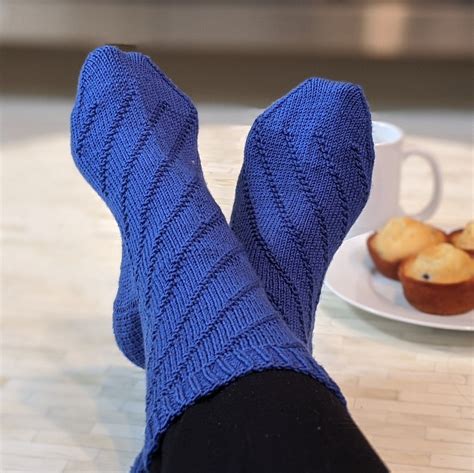 Free Pattern For Easy Knit Spiral Socks Knit Paint Sew Sock