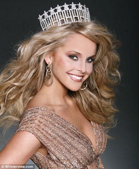 Dallas Cowboy Roy Williams Sues Miss Texas Brooke Daniels For 76k Engagement Ring Daily Mail