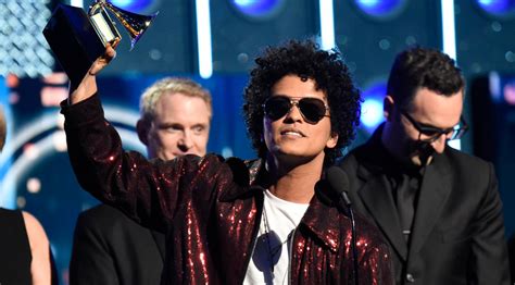 2018 Grammy Awards Bruno Mars Wins Big With 7 Prizes Including Album