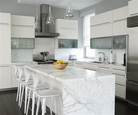 White marble countertops – an elegant and noble look for your kitchen