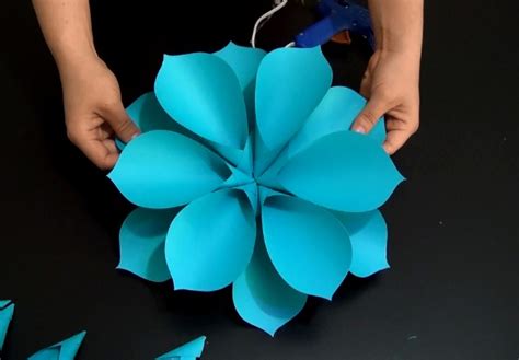 Como hacer aro de flores de papel cartulina/ula ula. Flor de Papel con Moldes (11) | FLORES DE PAPEL