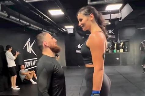 Ufc Star Lifted In The Air By 6ft 4in Female Kickboxer In Bizarre