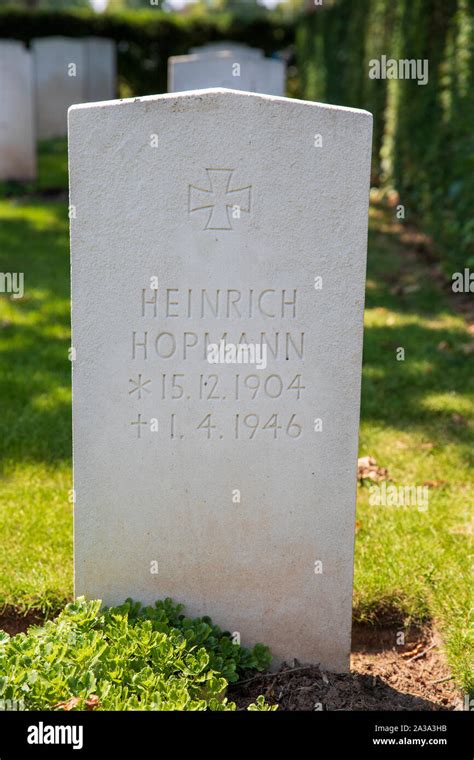 Der Deutsche Krieg Grab Von Heinrich Weber Bei Beachley Kaserne My XXX Hot Girl