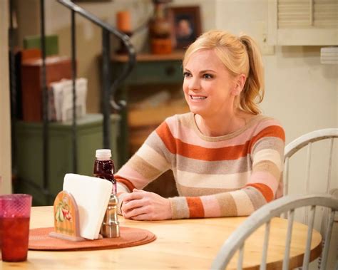 How ‘mom Wrote Off Anna Faris Character In Season 8 Premiere