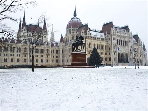 7 Reasons To Visit Budapest In Winter Aaron Gone Travelling