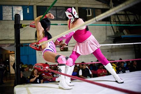 War Of Sexes Mexican Women Wrestlers Face Sexism And Criticism For