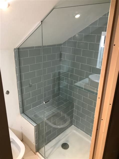 Lowest prices guaranteed · expert phone support · contractor pricing Frameless loft shower enclosure | Small attic bathroom ...
