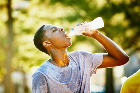 How Much Water Should You Drink A Day In Litres Nhs Mchwo