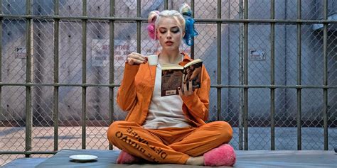 Birds Of Prey Margot Robbie Posts New Photo As Harley Quinn