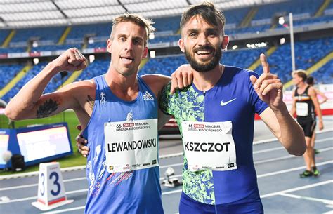 Jako piłkarz pogoni szczecin zdobył w sezonie 2013/2014 koronę króla strzelców ekstraklasy. Lekkoatletyka. Pierwsze zwycięstwo Lewandowskiego nad ...