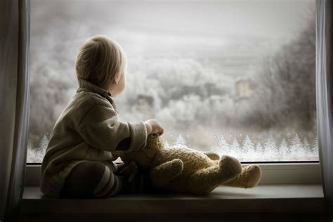 Photographer Captures Stunning Photos of Her Children Enjoying Winter