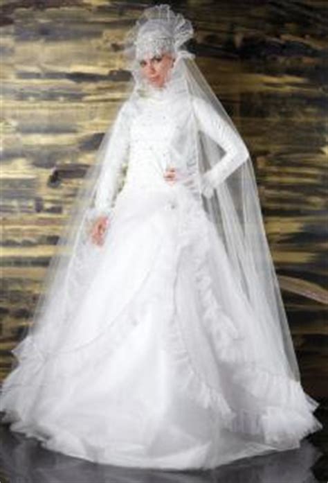 Regal cards have the finest selection of traditional muslim/islamic wedding cards. Types of Indian Wedding Gowns | LoveToKnow