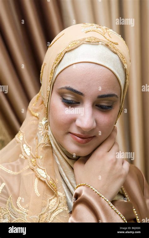 Beautiful Muslim Girl Wearing Hijab Stock Photo Alamy