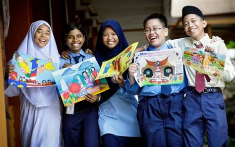 Malaysia terkenal dengan negara yang mempunyai penduduk yang berbilang kaum kaum melayu, cina, india merupakan kaum utama kewujudan kaum dan agama yang berbilang menyebabkan 11.3.1 menyatakan perayaan masyarakat di malaysia. Wajarkah Masyarakat Cina dan India Tidak Mahu Berbahasa ...