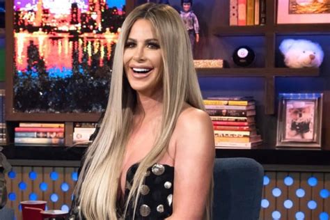 PHOTO Kim Zolciak Wears No Makeup And No Wig In New Picture