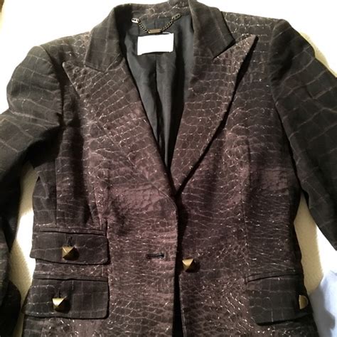 1974 von jean charles de castelbajac und giuliana marchini gerani gegründet, setzt die italienische marke iceberg auf die herstellung von luxuriöser streetwear mit sportlichem flair. Iceberg Jackets & Coats | Stylish Italian Velour Jacket ...