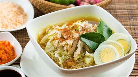 Biasanya rujak cingur dimakan dengan campuran sayuran, lontong kemudian disiram dengan saus petis. Resep Soto Lamongan Asli Jawa Timur | Resep Masakan Jawa