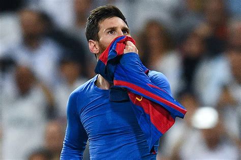 Official Lionel Messi Extends Barcelona Deal Until 2021