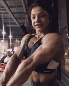 Muscle Woman Female Bodybuilder GIF Muscle Woman Female Bodybuilder Fbb Descubre Comparte GIFs