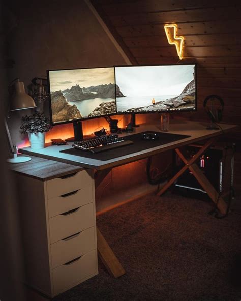 Cozy Dual Monitor Pc Workspace Minimalsetups Game Room Design