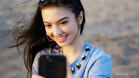 Lihat ide lainnya tentang kecantikan selebgram hits indonesia ❤ on instagram: Foto Cewek2 Cantik Lucu Berhijab Buat Quotes - Ilmu ...