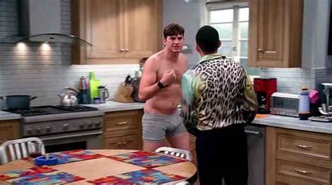 Ashton Kutcher Shirtless And Underwear Photos Naked Male Celebrities