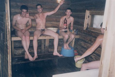 Голые мужики в бане photo