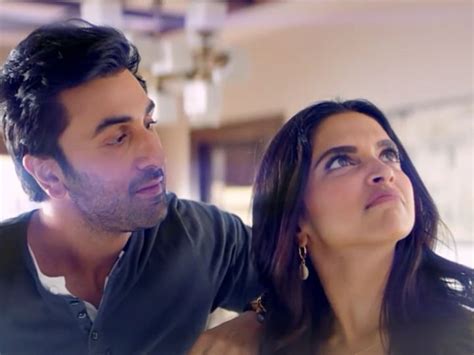 ex lovers deepika padukone and ranbir kapoor win hearts with their adorable chemistry all over