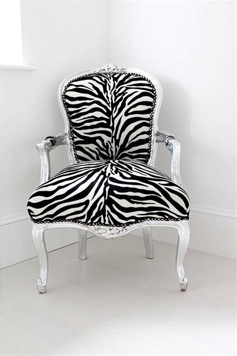 Comes with a seat cushion and backrest cushion. http://cdn3.notonthehighstreet.com/system/product_images ...