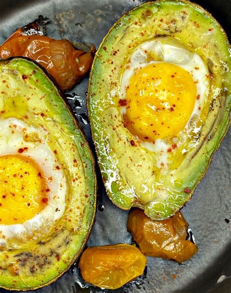Delicious And Healthy Baked Avocado Egg Delice Recipes