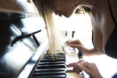 Hintergrundbilder Frau Modell Blond Tiefensch Rfe Musikinstrument Musik Musiker