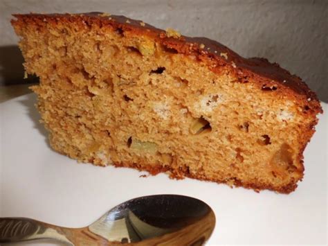 At the end, add the whiskey through the lid in a thin stream. Kuchen: Whisky-Kuchen mit Rhabarber - Rezept - kochbar.de