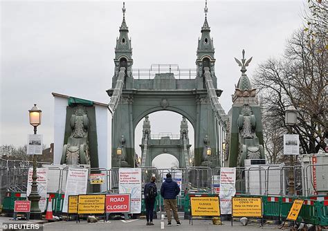 Will Hammersmith Bridge Reopen To Pedestrians And Cyclists In Weeks Daily Mail Online