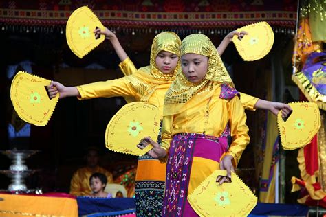 Sarangani Today Kids Stage Maranao Dance