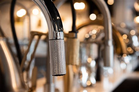 Nov 05, 2020 · if you're replacing the kitchen faucet in your existing sink, look underneath the sink to see how many holes it has (usually between one and four). Kitchen Faucet Trends in 2020 - Facets of Lafayette
