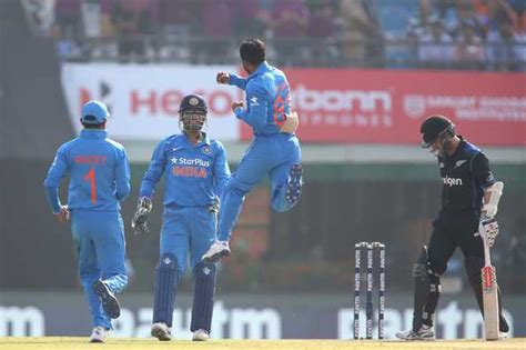 The indian openers kl rahul and rohit sharma have their task cut out in terms of dealing with england's pace they walk out to the middle, as do england who will aim to seal the series today. Live Cricket Score of India vs New Zealand, 3rd ODI at ...