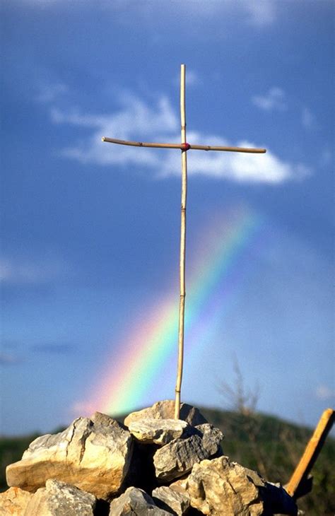 Medjugorje Rainbow Jesus Pictures Medjugorje Jesus On The Cross