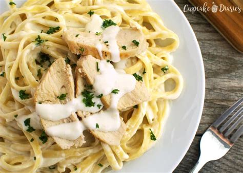 Touch device users, explore by touch or with swipe gestures. Copycat Olive Garden Chicken Alfredo
