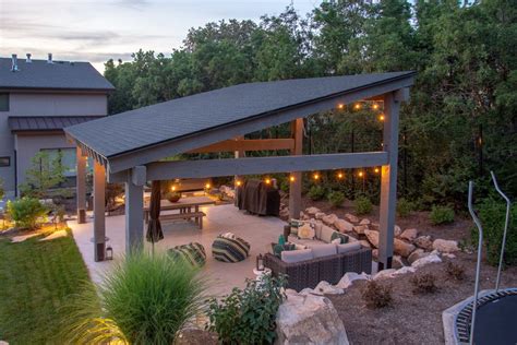 10 Modern Pitched Roof Pergola Decoomo