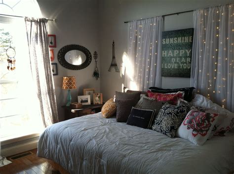 Amazing decor ideas for a teenage girl's bedroom. Pin by Laura Wallace on For the Home | Small bedroom ...