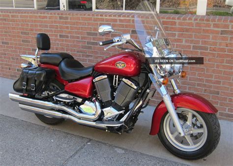 2003 Victory V92 Touring Cruiser Red