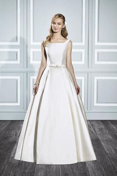 50 Gorgeous Dresses With Bows Bridalguide