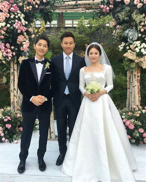 To understand what's going on we need to go back in time because as many of you already know there had been many rumors about their divorce since early 2019. TRENDING) Song Hye Kyo started crying after Song Joong Ki ...