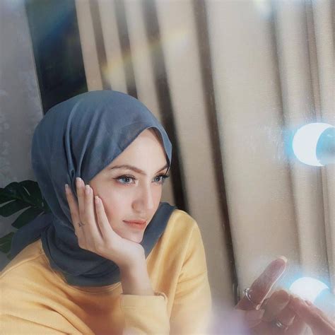 10 Potret Cindy Levina Selebgram Fashion Hijab Kekinian Asal Bandung