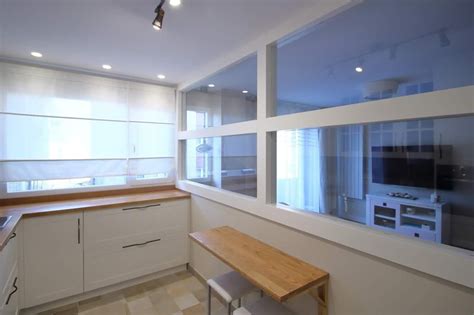 Solución en cocinas pequeñas, una pared de cristal | Soinco