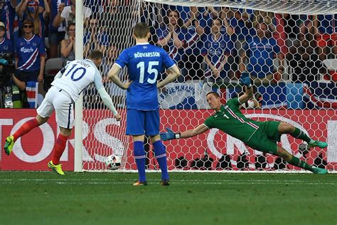 Rooney Scores The Penalty To Put England Ahead Euro2016 Uefa European