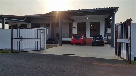 Homestay dengan kolam renang privasi atau private swimming pool untuk jenis 5 bilik. HOMESTAY MELAKA MASAM2MANIS LORONG PANDAN - 2 unit Banglo ...