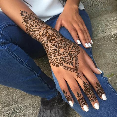 Pin By Mey03 On Henné Mains Henna Tattoo Designs Cool Henna Tattoos