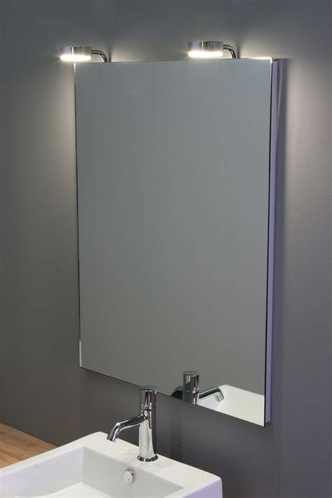 Home24 hat eine riesige auswahl schöner badspiegel in verschiedenen stilen und designs, sodass auch du den perfekten spiegel für dein bad bei uns findest. LED Spiegel Leuchte Dribb + Kristallspiegel BASIC runde ...